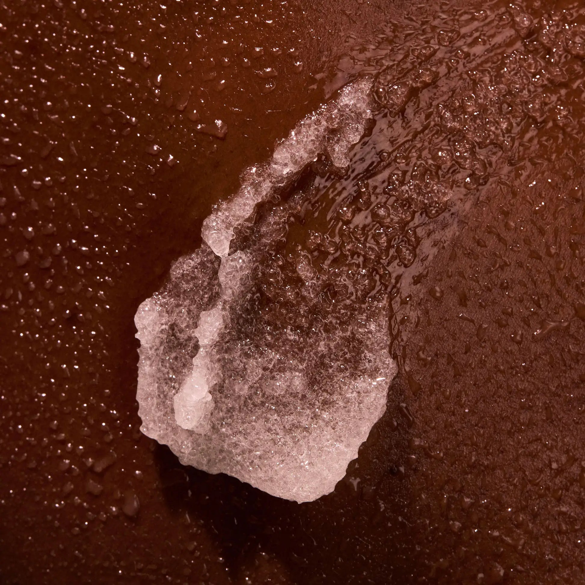the-glow-getter-multi-oil-body-scrub-g0 NATR-40028-Alt-Image-TheGlowGetterMulti-OilBodyScrub-08.webp